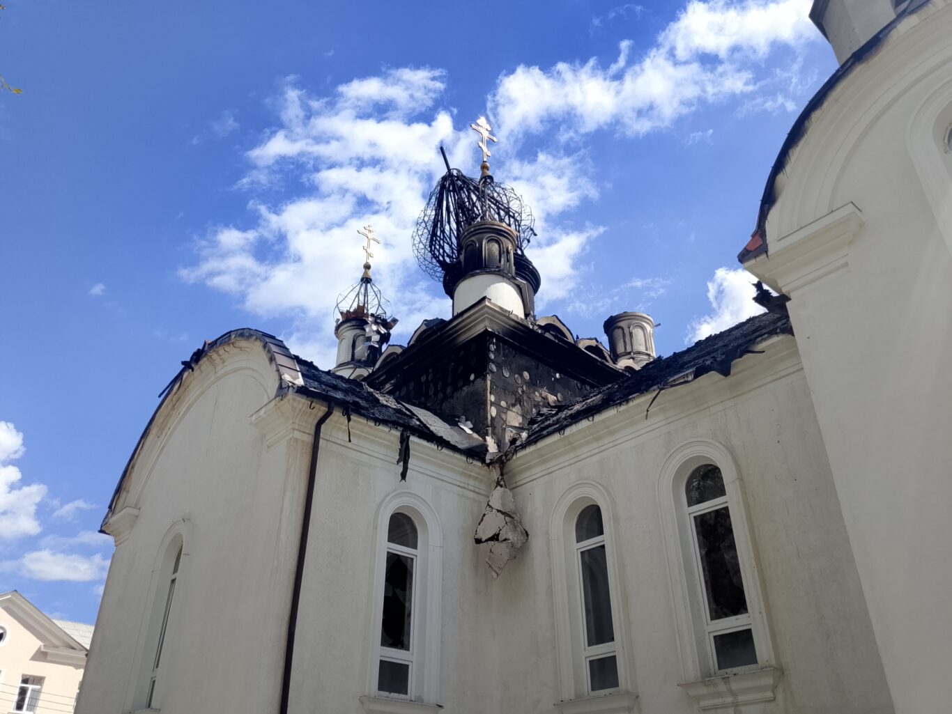 В результате атаки БПЛА загорелся храм в Новороссийске